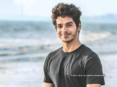 नो-पार्किंग जोन में बाइक पार्क कर फंसे Ishaan Khatter