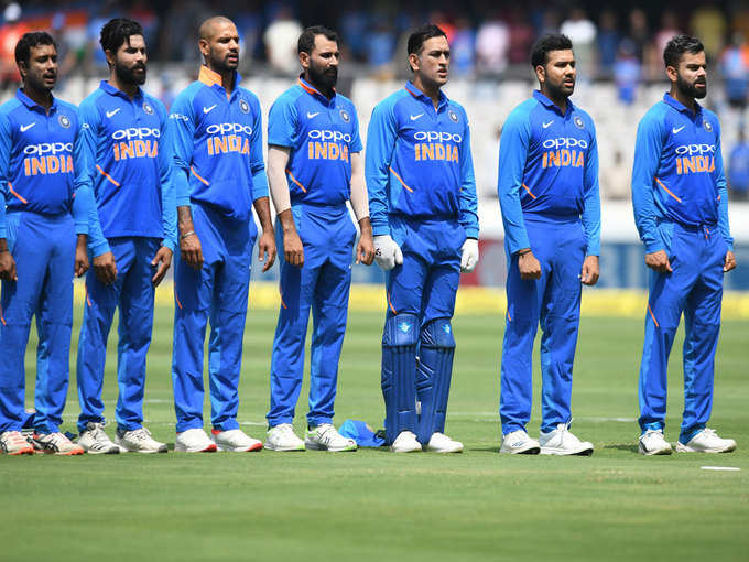 भारतीय टीम की तस्वीर करीब-करीब तय है। लेकिन दो स्थानों के लिए टीम में 4 खिलाड़ियों में कड़ी टक्कर है।