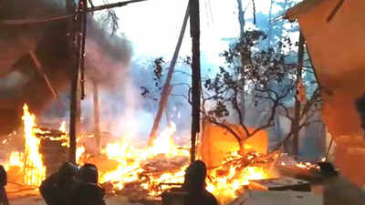 Fire Accident : സീരിയൽ സെറ്റിൽ വൻ അഗ്നിബാധ; ആളപായമില്ല