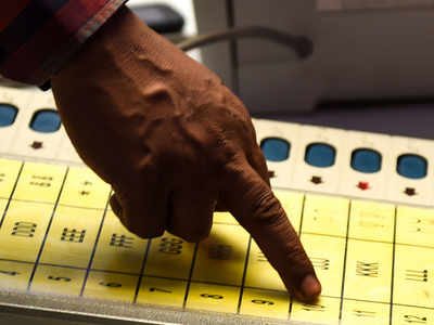 त्रिपुरा में वोटिंग टली, अब दूसरे चरण में 97 नहीं 95 सीटों पर होंगे चुनाव