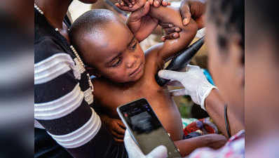 अफ्रीका के गांवों में मोबाइल फोन बन रहे अल्ट्रासाउंड स्कैनर