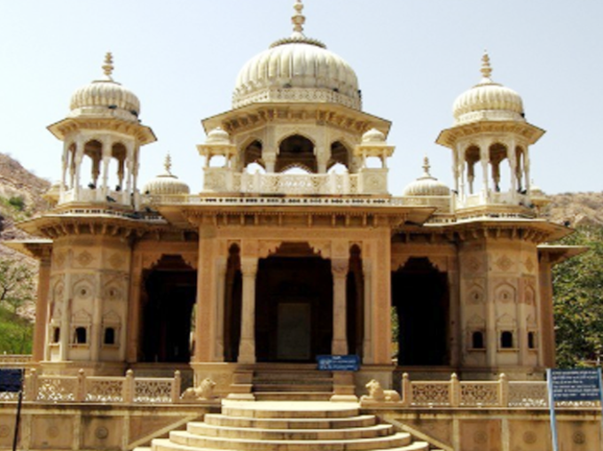 जयपुर की रानियों की याद दिलाती जगह