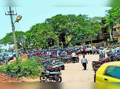 ಚುನಾವಣೆ ಸಮೀಪಿಸುತ್ತಿದ್ದಂತೆ ಅಖಾಡಕ್ಕಿಳಿದಿರುವ ರೆಬೆಲ್‌ ಶಾಸಕ