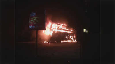 लातूर-मुंबई आराम बस इंदापूरजवळ जळून खाक