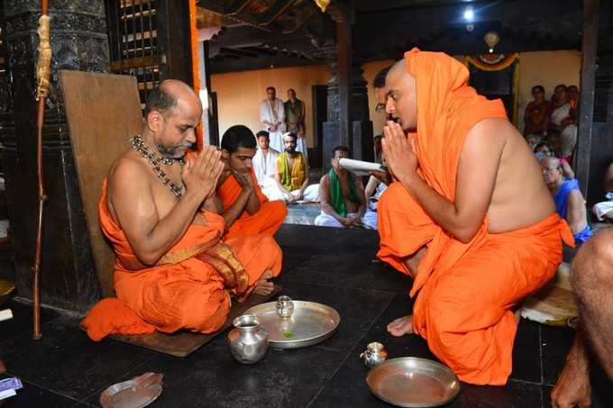 ಪುತ್ತಿಗೆ ಶ್ರೀಗಳಿಂದ ಶಿಷ್ಯ ಸ್ವೀಕಾರ