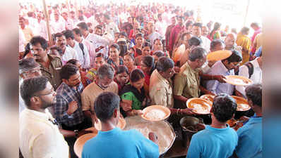 ಚುನಾವಣಾ ಸಿಬ್ಬಂದಿಗೆ ಸ್ಥಳದಲ್ಲೇ ಸಂಭಾವನೆ