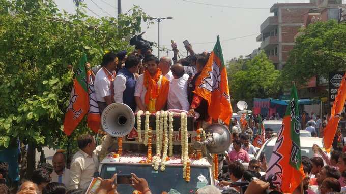 बता दें कि गौतम गंभीर को बीजेपी ने पूर्वी दिल्ली लोकसभा सीट से अपना प्रत्याशी बनाया है।