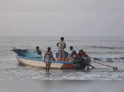 മത്സ്യത്തൊഴിലാളികൾ നാളെ കടലിൽ പോകരുത്; മുന്നറിയിപ്പ്