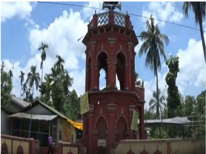 हिंदुओं ने मदद की और बचा ली सदियों पुरानी मस्जिद की मीनार