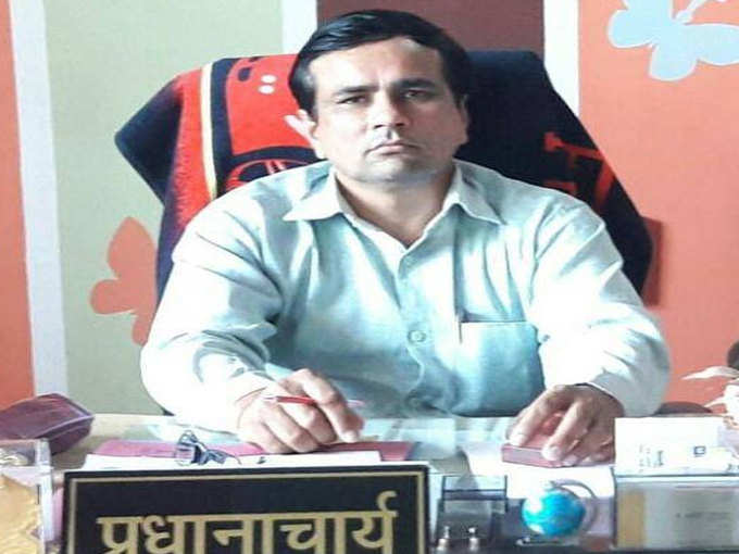 तनु के प्रिंसिपल राजीव तोमर