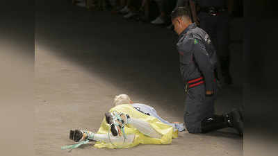 साओ पाउलो फैशन वीक में कैटवॉक के दौरान पुरुष मॉडल की मौत
