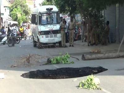 சாலையின் நடுவே திடீர் பள்ளம் - மதுரை மேல அனுப்பானடி மக்கள் அதிர்ச்சி!