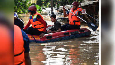 इंडोनेशिया में बाढ़ से 17 लोगों की मौत, हजारों विस्थापित