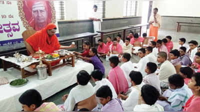 ಹುಕ್ಕೇರಿಮಠದಲ್ಲಿ ಧರ್ಮ ಸಂಸ್ಕಾರ ಶಿಬಿರ