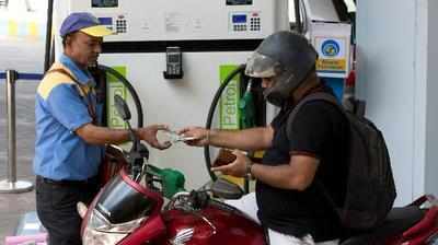 Petrol Price: மே 1 உழைப்பாளர்கள் தினமான இன்று, பெட்ரோல், டீசல் விலையில் மாற்றமில்லை!