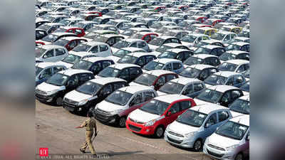 लगातार 10वें महीने ऑटो इंडस्ट्री में गिरावट, टाटा मोटर्स, महिंद्रा व टोयोटा की बिक्री घटी