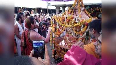 ಹರಕೆಯ ರಥಕ್ಕೆ ಶೃಂಗೇರಿ ಕಿರಿಯ ಶ್ರೀಗಳಿಂದ ಚಾಲನೆ