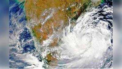 Andhra Cyclone: ఫణి ప్రభావంతో బిక్కుబిక్కుమంటోన్న సిక్కోలు వాసులు