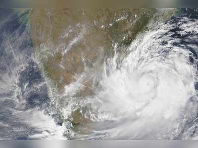 Odisha Cyclone: పూరీ వద్ద తీరాన్ని తాకిన ‘ఫణి’.. శ్రీకాకుళానికి తప్పిన ముప్పు