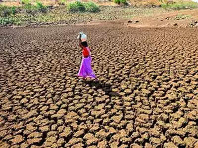 दुष्काळग्रस्त गावांत टँकरने पाणी पुरवण्याचे आदेश