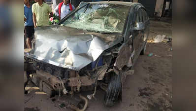 चंदौली में तेज रफ्तार कार ने आधा दर्जन वाहनों में मारी टक्कर, एक की मौत आठ घायल