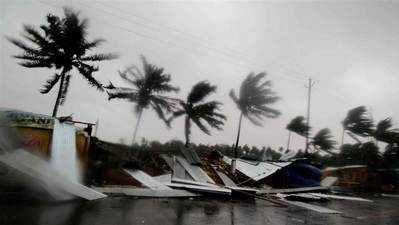 ഫോനി പശ്ചിമ ബംഗാളിലേക്ക് കടന്നു: ഒഡിഷയിൽ മരണം എട്ട്