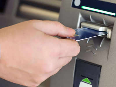 5 साल में दोगुने हुए डेबिट कार्ड्स, ATM सिर्फ 20% बढ़े 