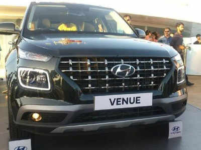 Hyundai Venue को शानदार रिस्पॉन्स, 1 दिन में 2,000 कारों की बुकिंग