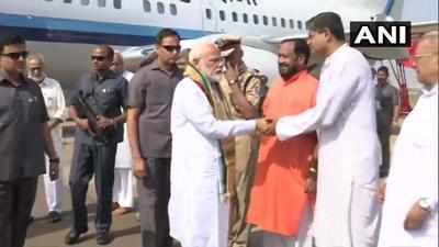 PM Modi: ஃபானி பாதித்த பகுதிகளை பார்வையிட பிரதமர் மோடி ஒடிசா வருகை!