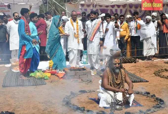 ದಿಗ್ವಿಜಯ ಸಿಂಗ್ ಪರವಾಗಿ ಹವನ