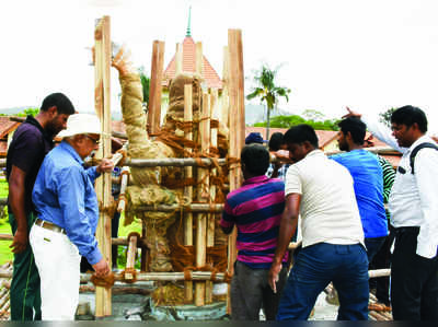 ಶತಮಾನದ ಪ್ರತಿಮೆಗಳ ಸ್ಥಳಾಂತರ ಯಶಸ್ವಿ