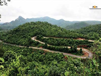 গেরুয়া হাওয়ায় নড়বড়ে উন্নয়নের ধ্বজা