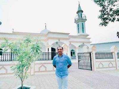 UAE में मस्जिद बनवाकर कर्मियों को इफ्तार कराने वाले भारतीय ईसाई बने सद्भावना की मिसाल