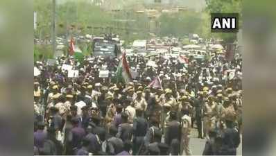 अलवर गैंगरेप के खिलाफ भीम आर्मी का जबर्दस्त विरोध प्रदर्शन, जयपुर में रफ्तार थमी