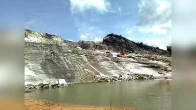 ಕುರುವಳ್ಳಿ ಗಣಿಯಲ್ಲಿ ಕಲ್ಲು ಕೊಳ್ಳೆ