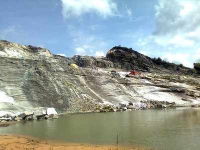 ಕುರುವಳ್ಳಿ ಗಣಿಯಲ್ಲಿ ಕಲ್ಲು ಕೊಳ್ಳೆ