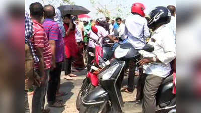 ओडिशा: चक्रवात के बाद जनजीवन को पटरी पर लाने में मुश्किलें, लोगों ने किया प्रदर्शन
