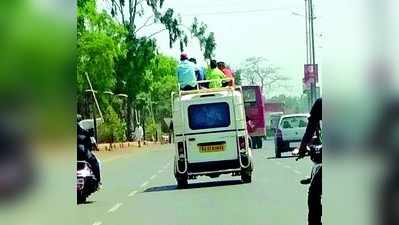 ಅಪಾಯಕಾರಿ ಪ್ರಯಾಣಕ್ಕೆ ಬಿದ್ದಿಲ್ಲ ಕಡಿವಾಣ