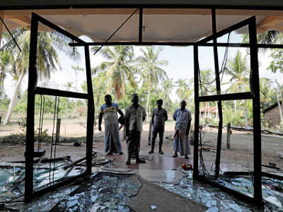 श्रीलंकेत उसळल्या दंगली; देशभरात कर्फ्यू लागू
