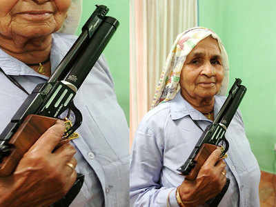 शूटर दादी एम्स में भर्ती, मिलने पहुंचीं तापसी पन्नू