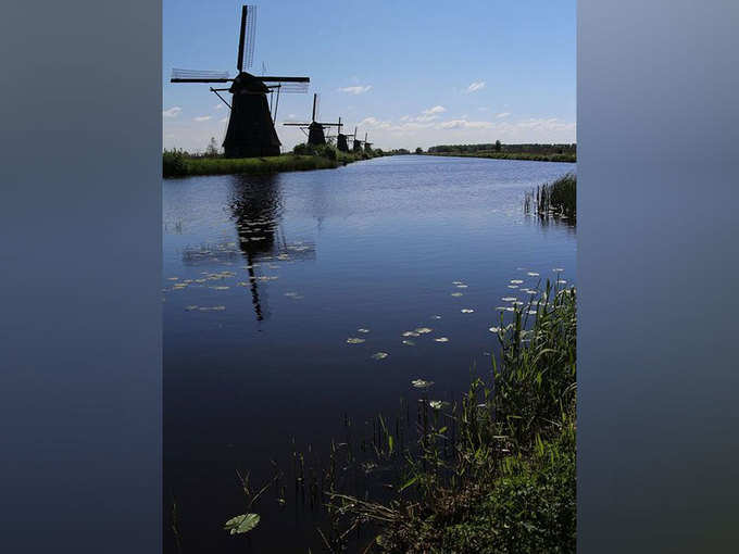 पवन चक्कियों के लिए जाना जाता है Kinderdijik