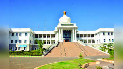 ಜಿಲ್ಲಾಡಳಿತ ಭವನದಲ್ಲೇ ಉಂಗುರ, ಹಣ ಕಸಿದು ಪರಾರಿ