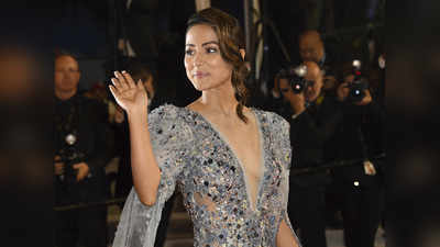 देखें, Cannes के रेड कार्पेट पर Hina Khan का गॉरजस डेब्यू