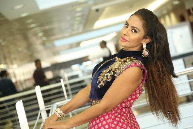 Sri Reddy in Tamil Bigg Boss   3