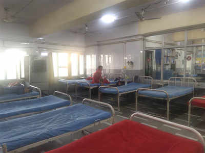हिंदूराव अस्पताल के डॉक्टर हड़ताल पर, मरीजों को जबरन दी जा रही छु्ट्टी!