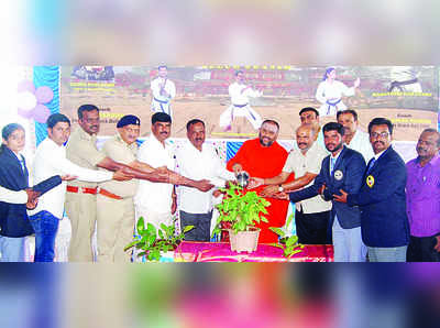 ಮಕ್ಕಳಿಗೆ ಶಿಕ್ಷ ಣದೊಂದಿಗೆ ಸಂಸ್ಕಾರ ದೊರಕಿಸಿ