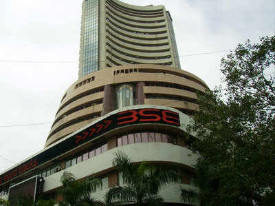 महज 60 सेकेंड में शेयर बाजार में कंपनियों की पूंजी 3.18 लाख करोड़ रुपये बढ़ी