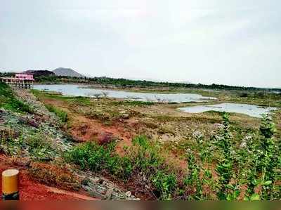 ನಗರಗಳಿಗೆ ನೀರುಣಿಸುವ ಕೆರೆಗಳು ಖಾಲಿ ಖಾಲಿ...