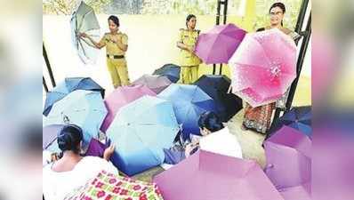 ಮಳೆಗಾಲ ಮುನ್ನವೇ ಜೈಲಿನಲ್ಲಿ ಕೊಡೆ ರೆಡಿ !