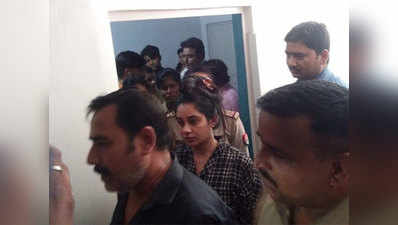 सोनभद्र: भोजपुरी ऐक्ट्रेस से शादी के लिए पहुंच गया होटल, इनकार पर चलाई गोली, पुलिस ने किया गिरफ्तार